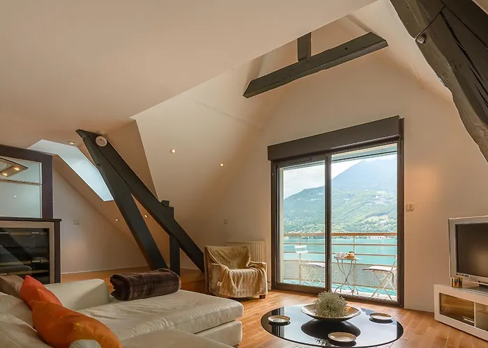 Les Libellules accès direct au lac by LocationlacAnnecy, LLA Selections