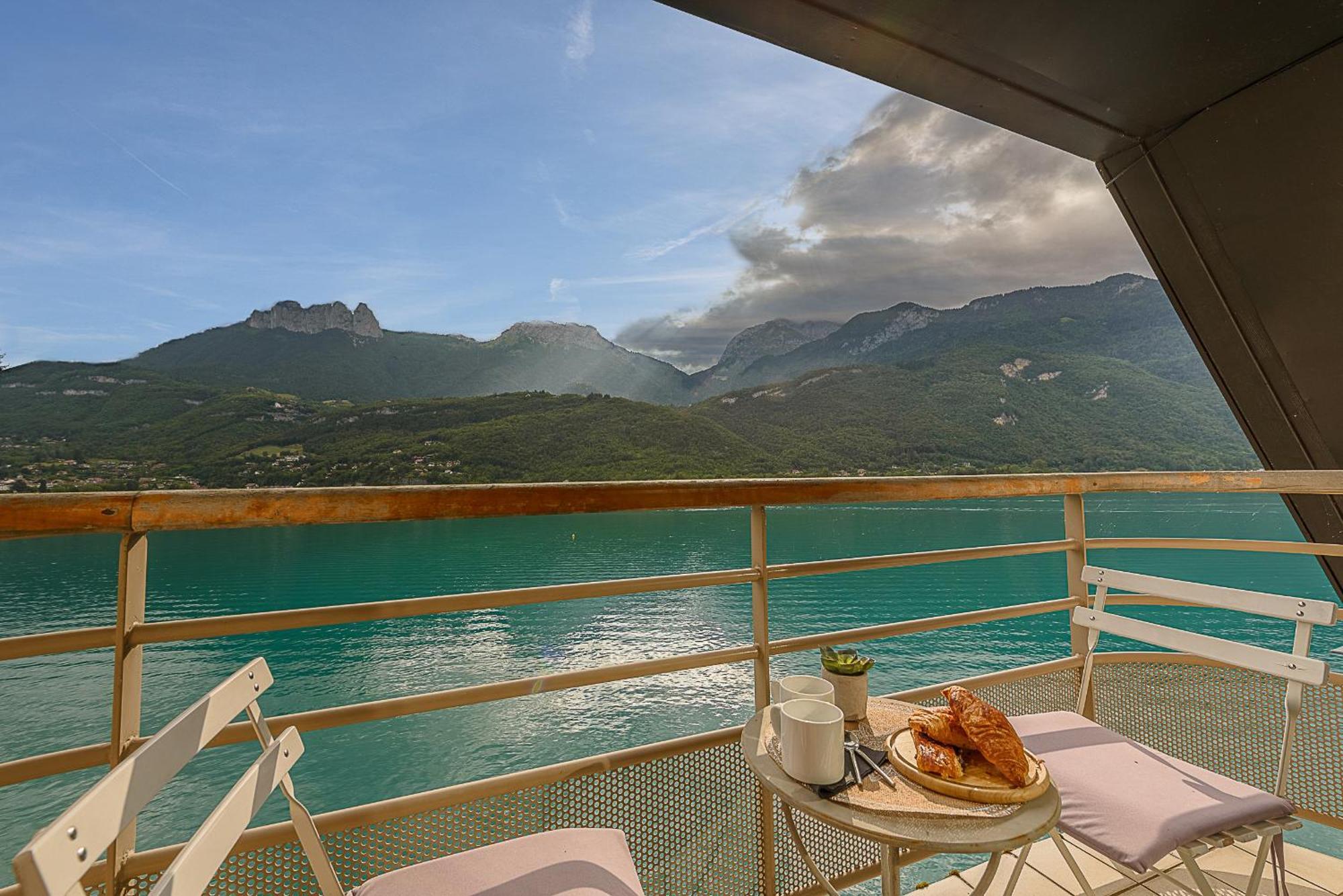 Les Libellules Accès Direct Au By Locationlacannecy, Lla Selections *